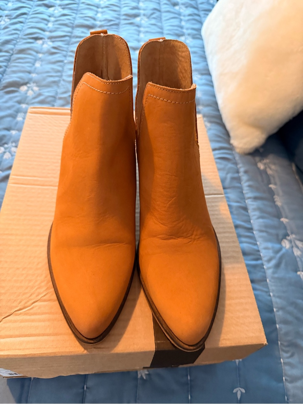 Women's Pointed Toe Ankle Booties in Cognac Tan